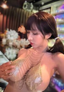 aom-yumi-ทอง Aom yumi