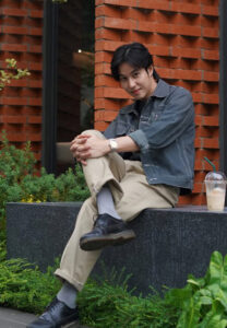 Bhubodinn-W-Hug Bhubodinn W